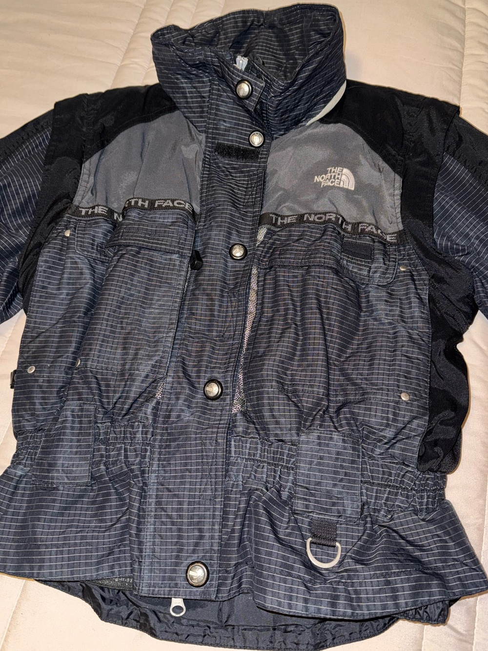 The North Face women’s vintage Y2K Gray & Black Ski Jacket